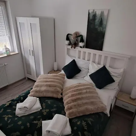Pod Lasem - 5d Apartment